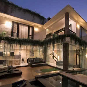 Sky-villa 3- 8 Bedroom Brilliant Location Between To Shopping Seminyak (Bali)